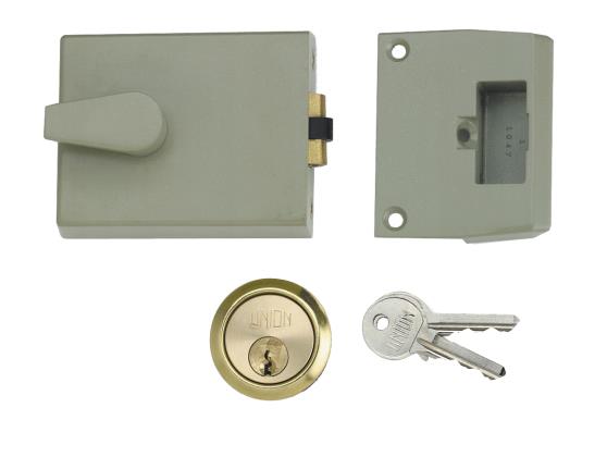 thumbnail image 2 of Yale 60mm Deadlocking Nightlatch – Polished Brass Finish, B-89-BLX-PB-60, With Keys 2 of 4